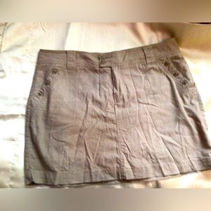 🌹 2 for $15. Senoma skort . Size 16.